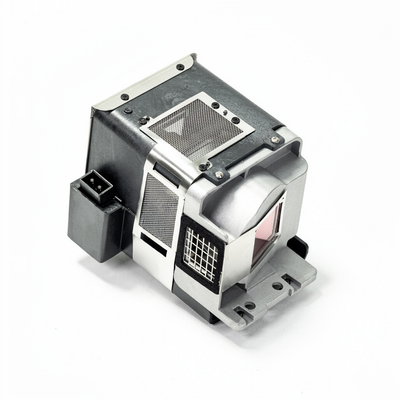 VLT-XD590LP lamp with housing for the Mitsubishi XD590U